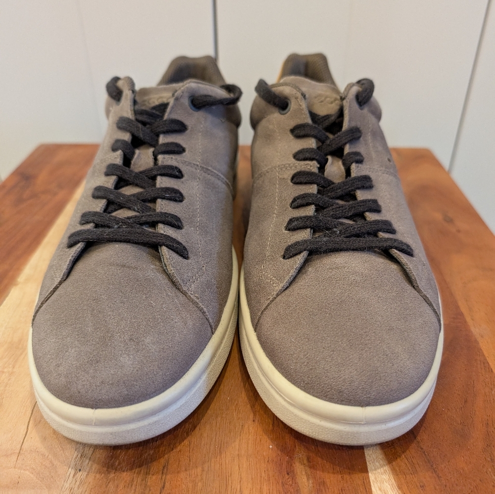 ECCO Grey Suede Sneakers M46
